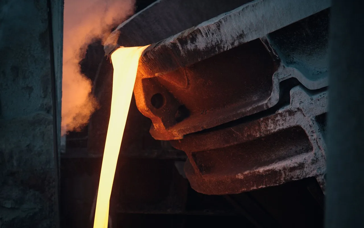 Lifting yield and cutting off-grade at an integrated steel plant
