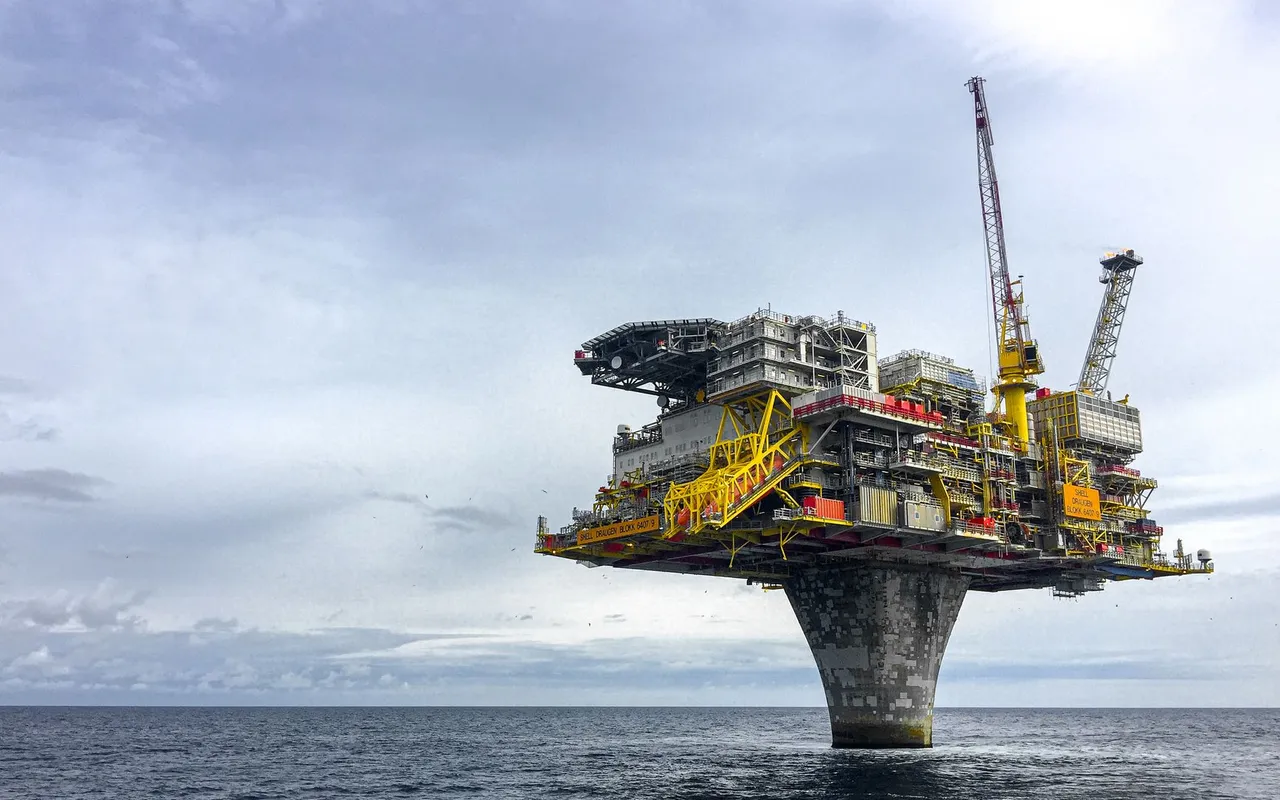 Predictive maintenance that cut unplanned downtime for an oil & gas operator
